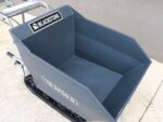 Brouette à chenilles BlackStone TB 3250 D – Caisson dumper manuel – capacité de charge maximale 320 Kg – Image 10